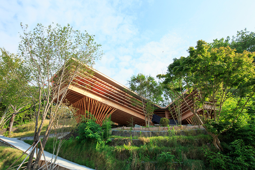 Life Style Koubou Embeds Timber Dwelling Into Japanese Hillside