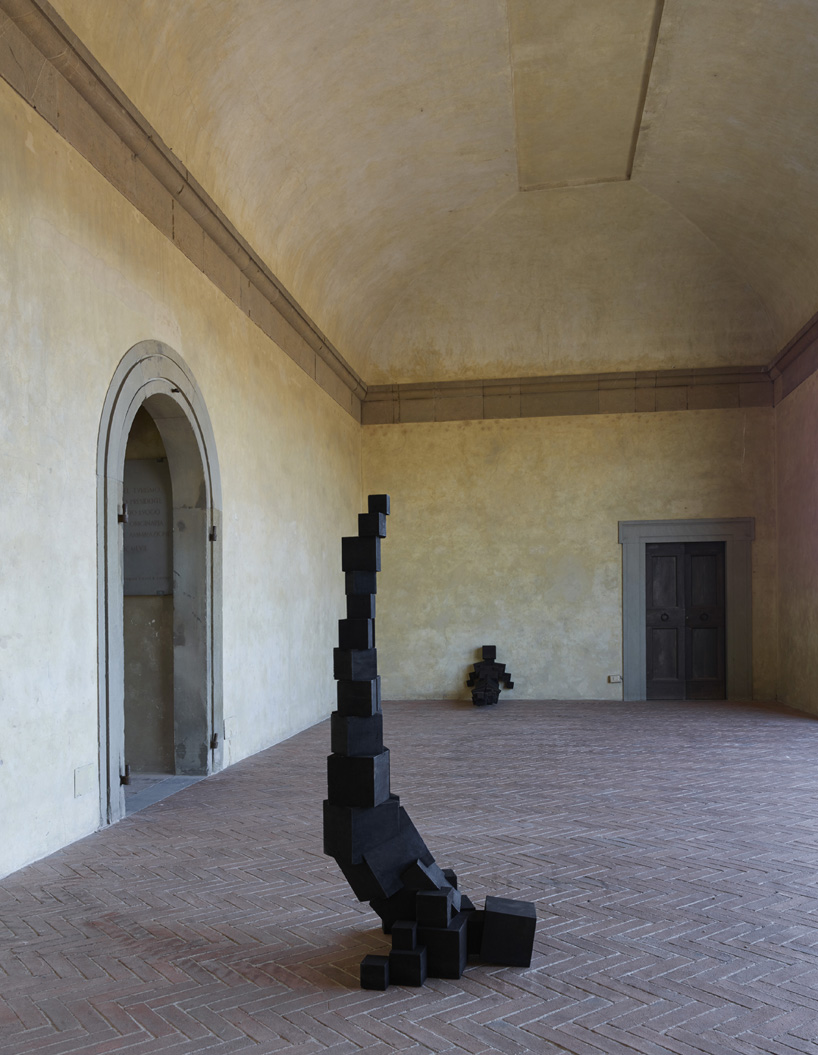 antony gormley figures