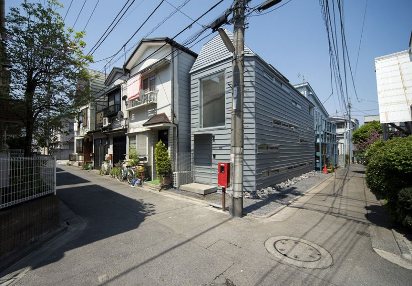 kobayashi 401 constructs compact dwelling in outskirts of 