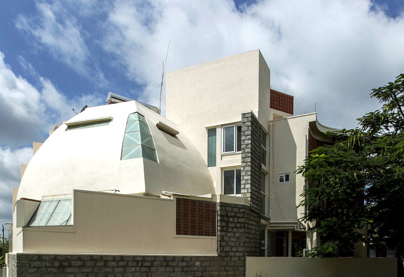 kham design builds prasanna nairs residence in bangalore