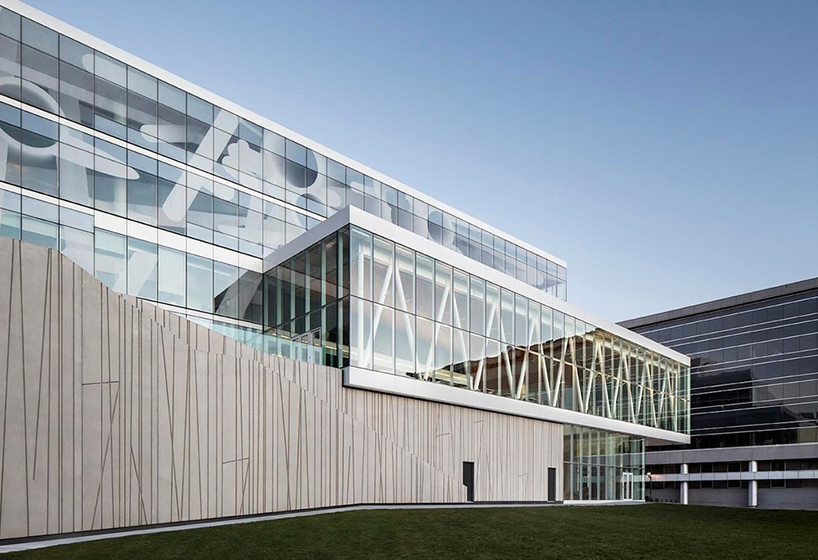 MSDL architectes completes ÉTS student center in montreal