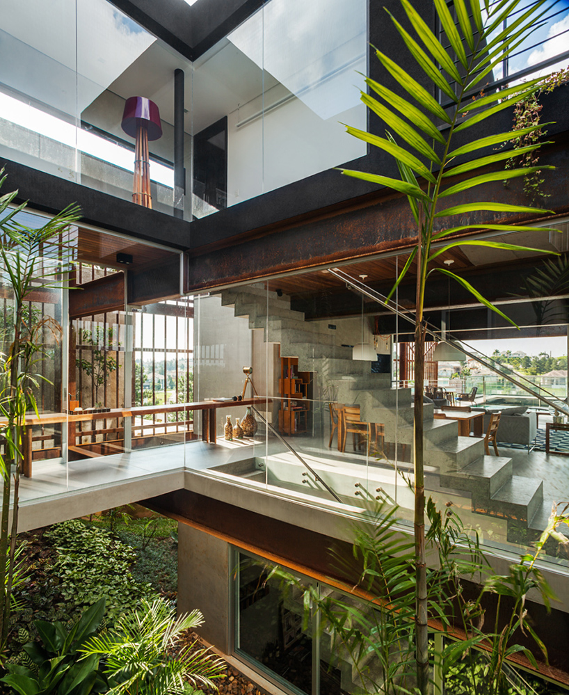 FGMF arquitetos completes mirante house  in brazil