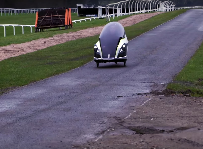 the IRIS etrike puts the electric tricycle in a sculptural shell