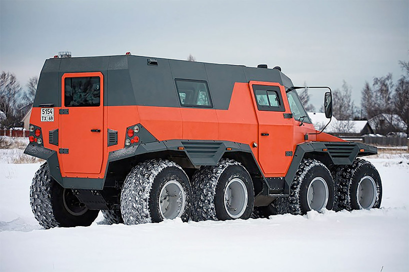 the avtoros shaman 8x8 is an amphibious all-terrain vehicle