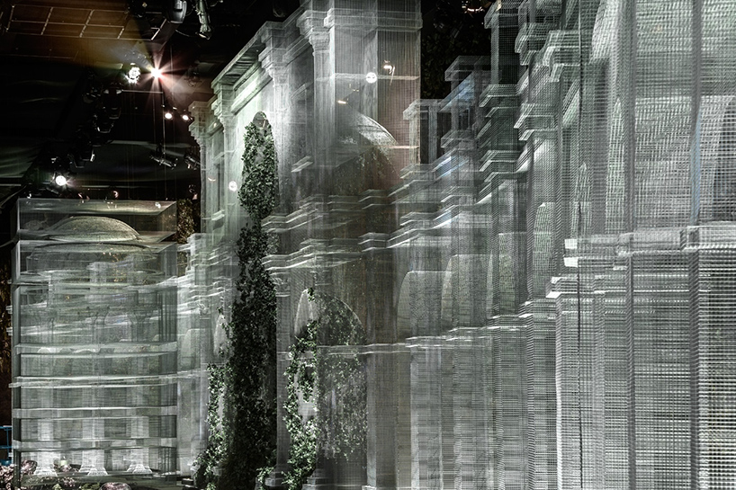 edoardo tresoldi sculpts wire mesh architectural tableau