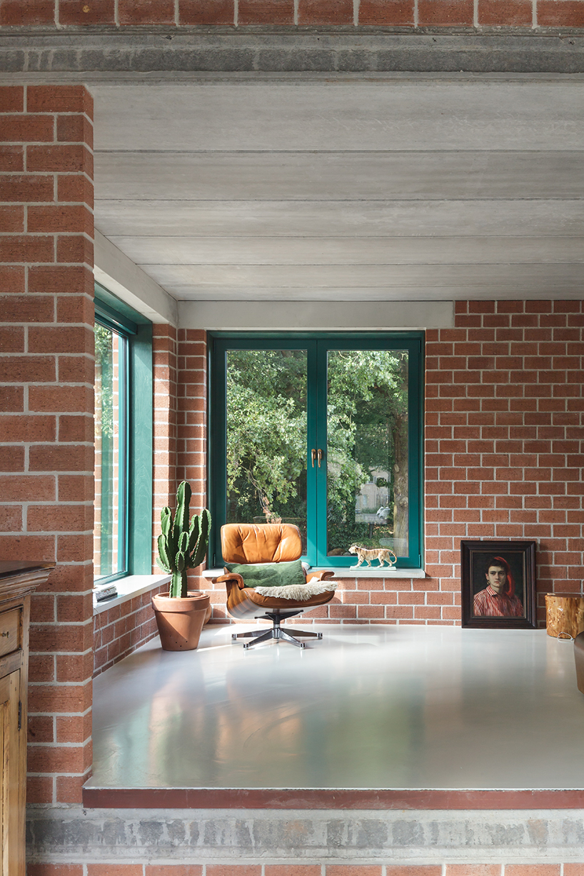 Monadnock Finishes Brick Built Atlas House Outside Eindhoven