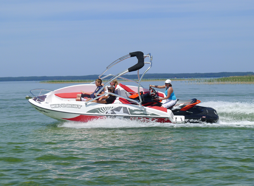 the sealver waveboat 525 is a jet-ski powered water vehicle the sealver ...