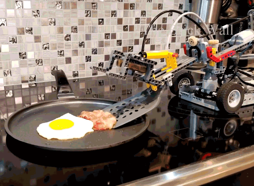 Watch this Lego breakfast machine cook up some bacon and eggs