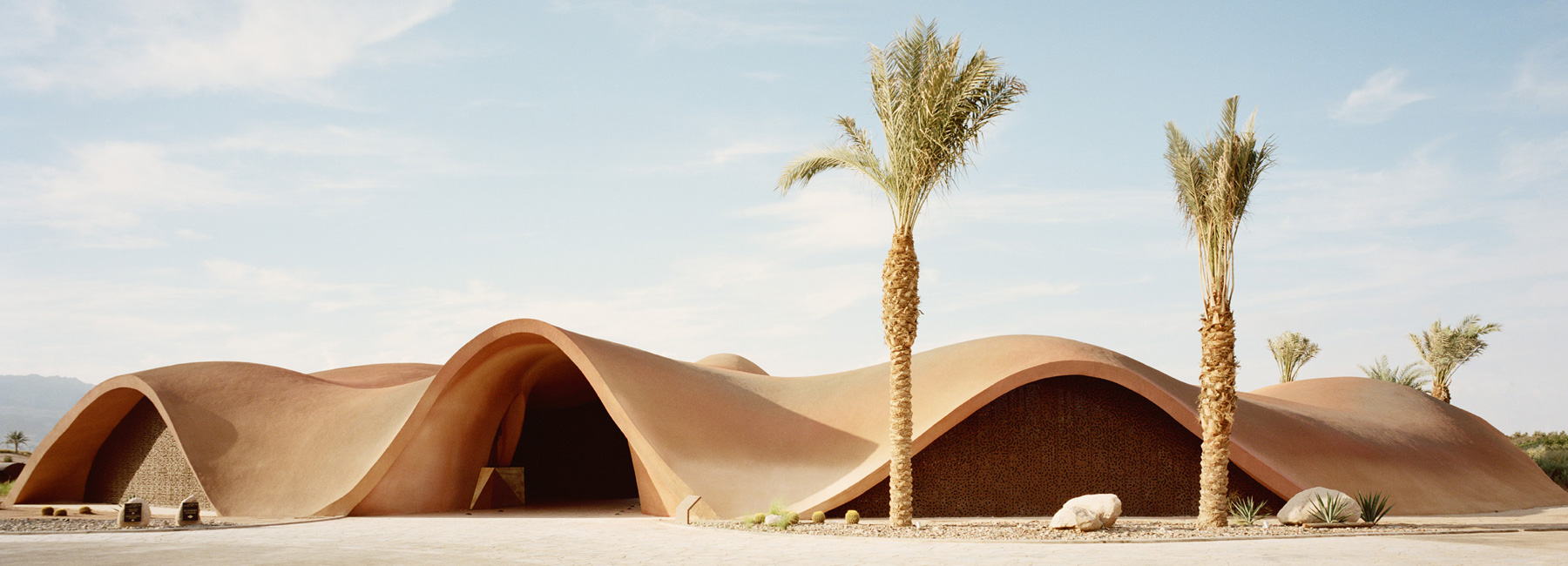 Dune Like Forms Articulate Oppenheim Architectures Golf - 