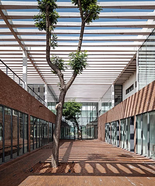 Archstudio Builds Large Internal Courtyards In Dingshi - 