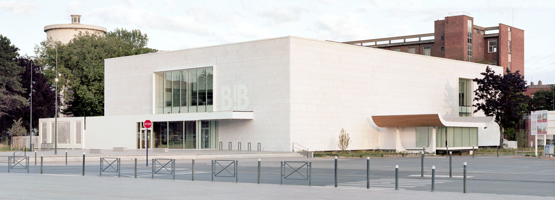 d’houndt+bajart transforms dunkirk's beaux-arts museum into a library