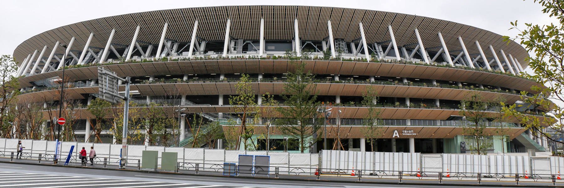 exclusive: kengo kuma's completed olympic stadium for tokyo 2020