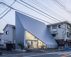 garage-terrace house in kyoto by yoshiaki yamashita