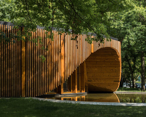 AND-RÉ builds a tourist center in alto tâmega, portugal with sculpted timber