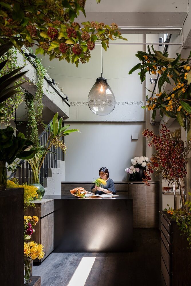 Kias Transforms Residence Into An Exotic Flower Shop In Tokyo