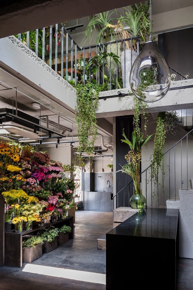 Kias Transforms Residence Into An Exotic Flower Shop In Tokyo