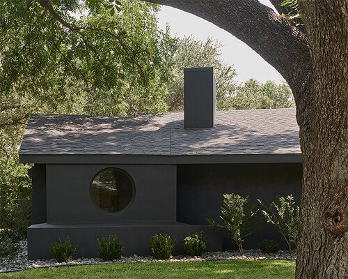 eagle house in texas revives its interior maintaining the original mid-century envelope