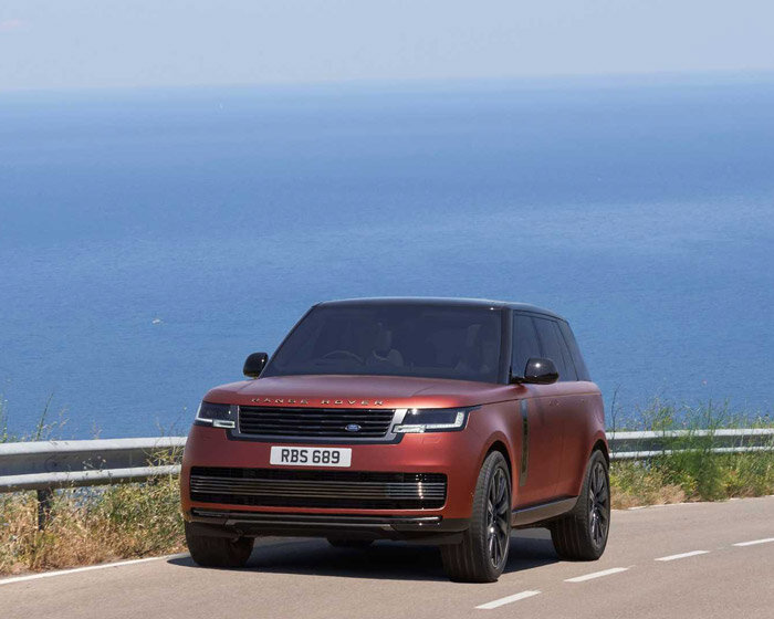 land rover unveils the 2022 range rover — its first redesign in a decade