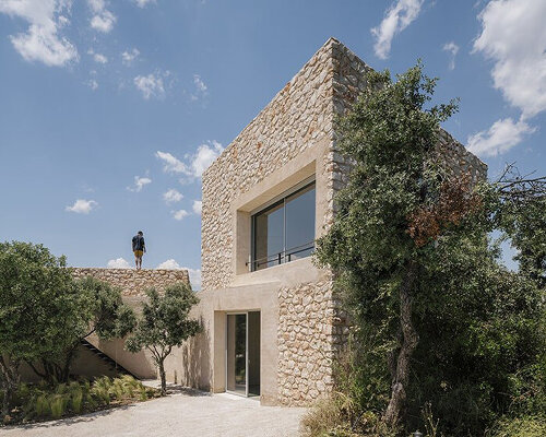 rural villa icaria is intertwined with the nature of the tagus river in spain