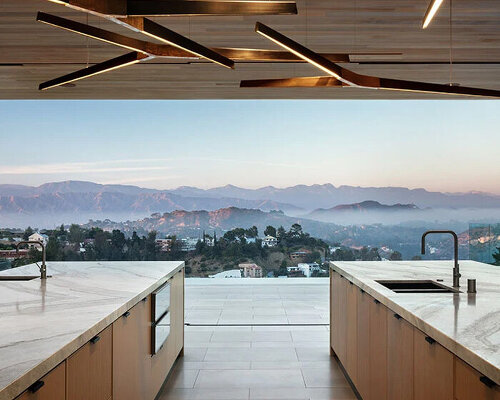 how walker workshop framed an infinite horizon for a 20,000 sqft. house in beverly hills