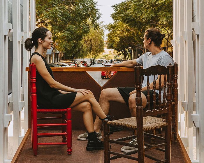 bona fide taller erects an ephemeral living room in the streets of valencia