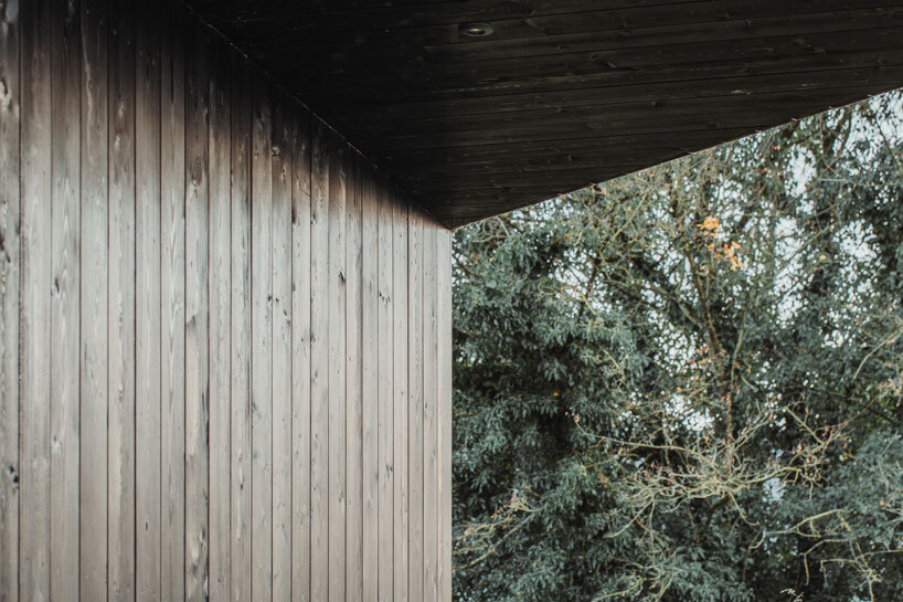 koto design completes cantilevered 'falcon house' in the cotswolds