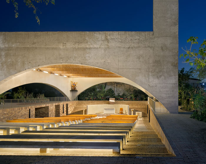 dellekamp schleich and AGENdA replace heritage church destroyed to earthquake in mexico