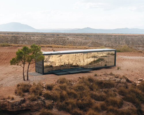 DistrictHive is a self-sufficient capsule hotel located in spain's gorafe desert