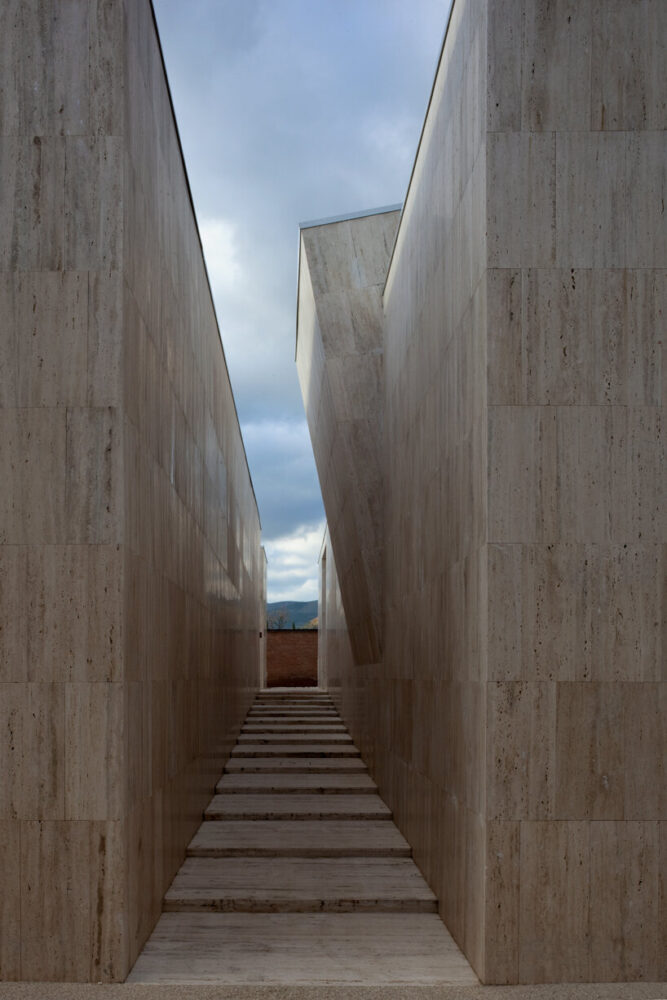 andrea dragoni completes contemplative cemetery extension in italy