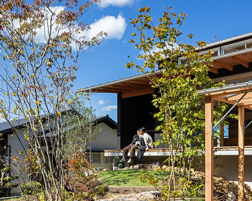 nLDK architects' engawa house blends cues from traditional japanese architecture