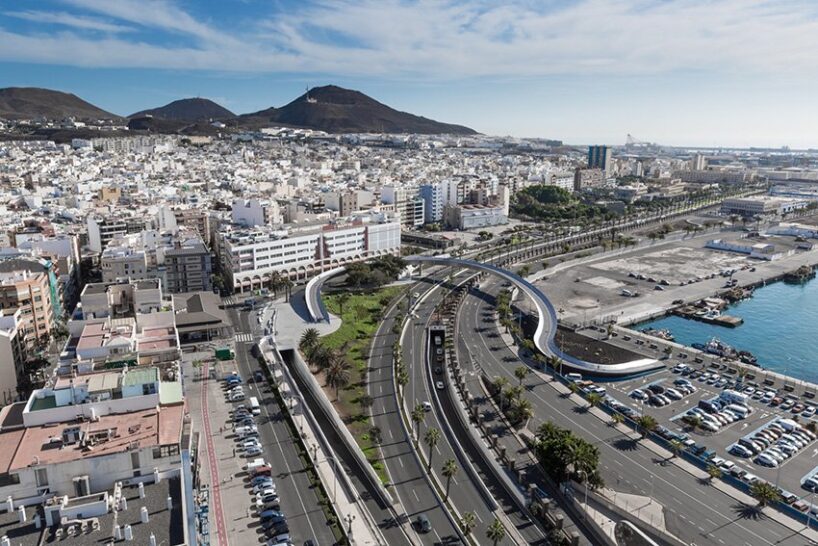 onda arquitectura + checa arquitectura design new footbridge in spain