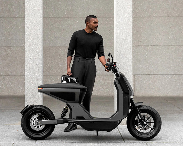 the NAON zero-one electric scooter is both fast and powerful