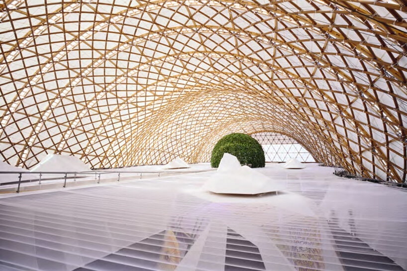 shigeru ban architects, japanese pavilion at the world expo 2000, hanover, germany, dismantled (image © hiroyuki hirai)