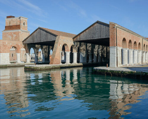 venice art biennale 2022: how to visit and what not to miss