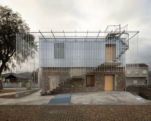 MCVR arquitectos revives a stone farmhouse into a modern co-working office