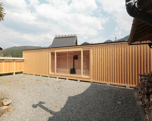 2M26 inserts tehen sauna in a 200-year-old japanese house’s courtyard