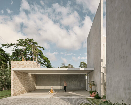 furminger frames courtyards and garden spaces for 'river house' extension in australia