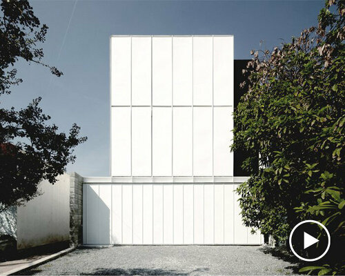 S-AR combines concrete, steel and wood for all-white art gallery with open-air patio in mexico