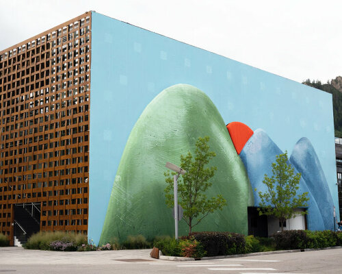 gaetano pesce's monumental intervention covers entire facade of aspen art museum