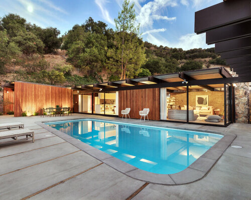 ray kappe weaves redwood, masonry, & glass into his first single-family house in california