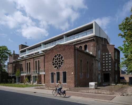 HOYT architecten transforms post-war church in rotterdam into apartments