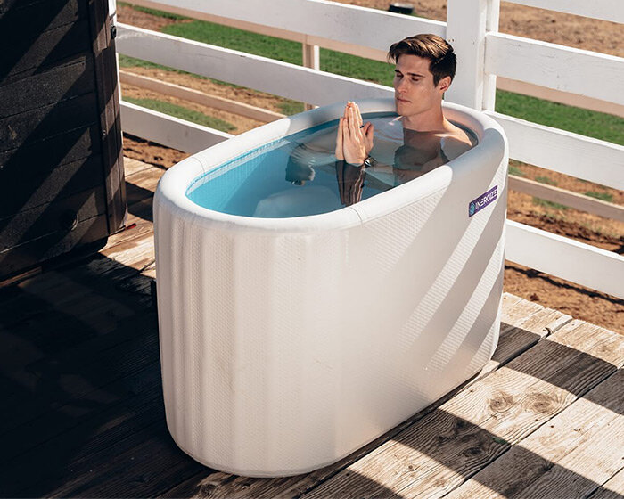 portable 'inergize' plunge tub allows you to take cold therapy with you wherever you go