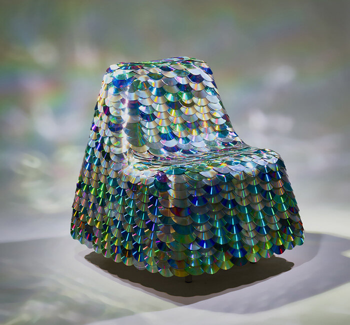 887 CDs and DVDs make up the 'compact disc chair' by boris dennler