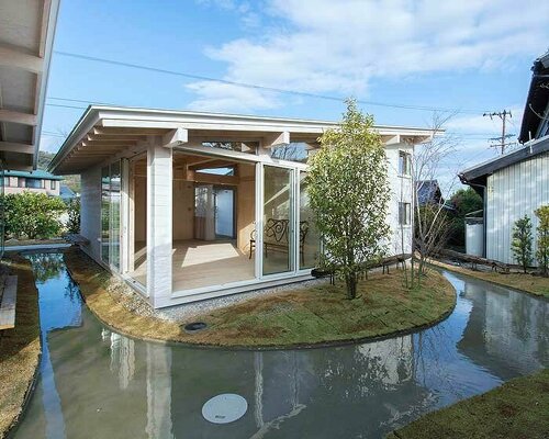 small streams swivel around studio velocity's awazuku house in japan