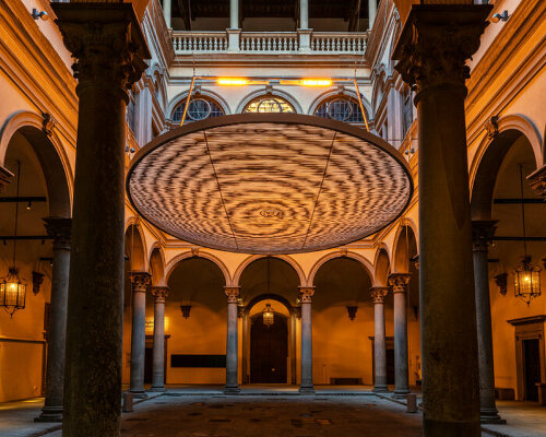 olafur eliasson exhibits light, shadows, reflections & VR for ‘nel tuo tempo’ in palazzo strozzi