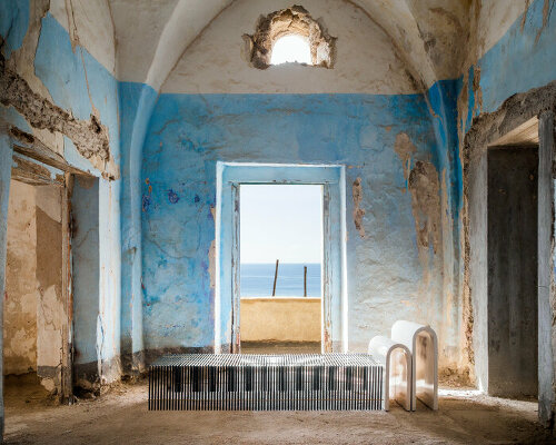 seats & vases of ‘proporzione mediterranea’ reflect the vaulted houses in amalfi coast