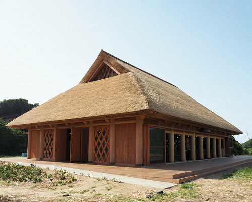 shigeru ban tops 'farmer's restaurant' with one of the largest thatched roofs in japan