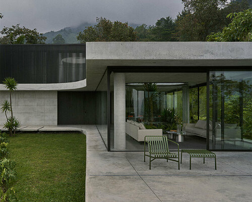 5 sólidos forms casa flectō in colombia as walk-in sculpture of concrete, glass and light