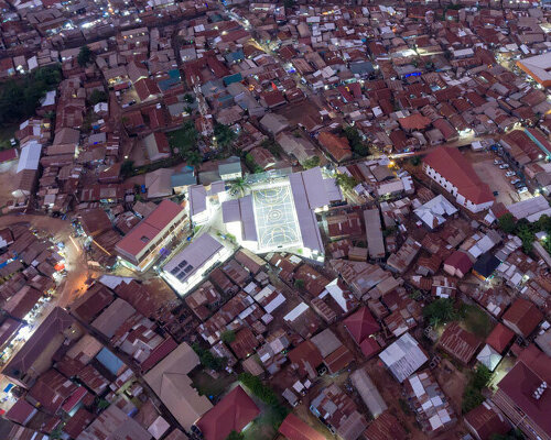 kéré architecture builds kamwokya community center in kampala, uganda