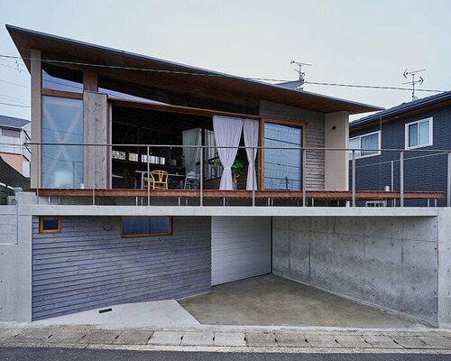 rustic japanese ‘openness house’ shifts perimeters to create an open yet intimate enclosure